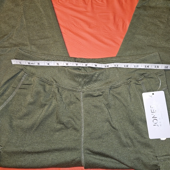 Jones New York Sport Capri Large New w/Tag Green Soft & Lightweight w/Pockets - Picture 5 of 8